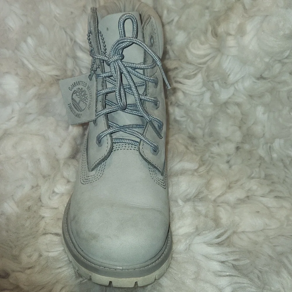 Timberland 6" Boots Womens (8) - Picture 2 of 14